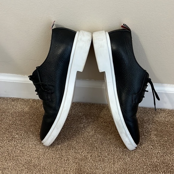Thom Browne Pebble Grain Leather Black Blucher Contrast Sole Derbys - Picture 4 of 13